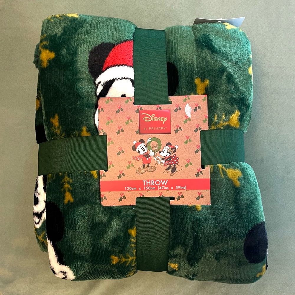 NWT | Disney Christmas Mickey Throw Blanket